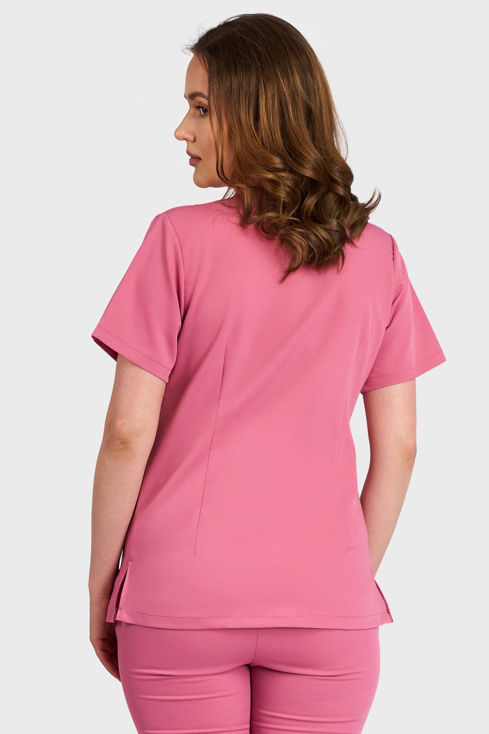 Bluza Medicala Ela Femei Stretch - Roz - vedere spate - material elastic - Akitex 
