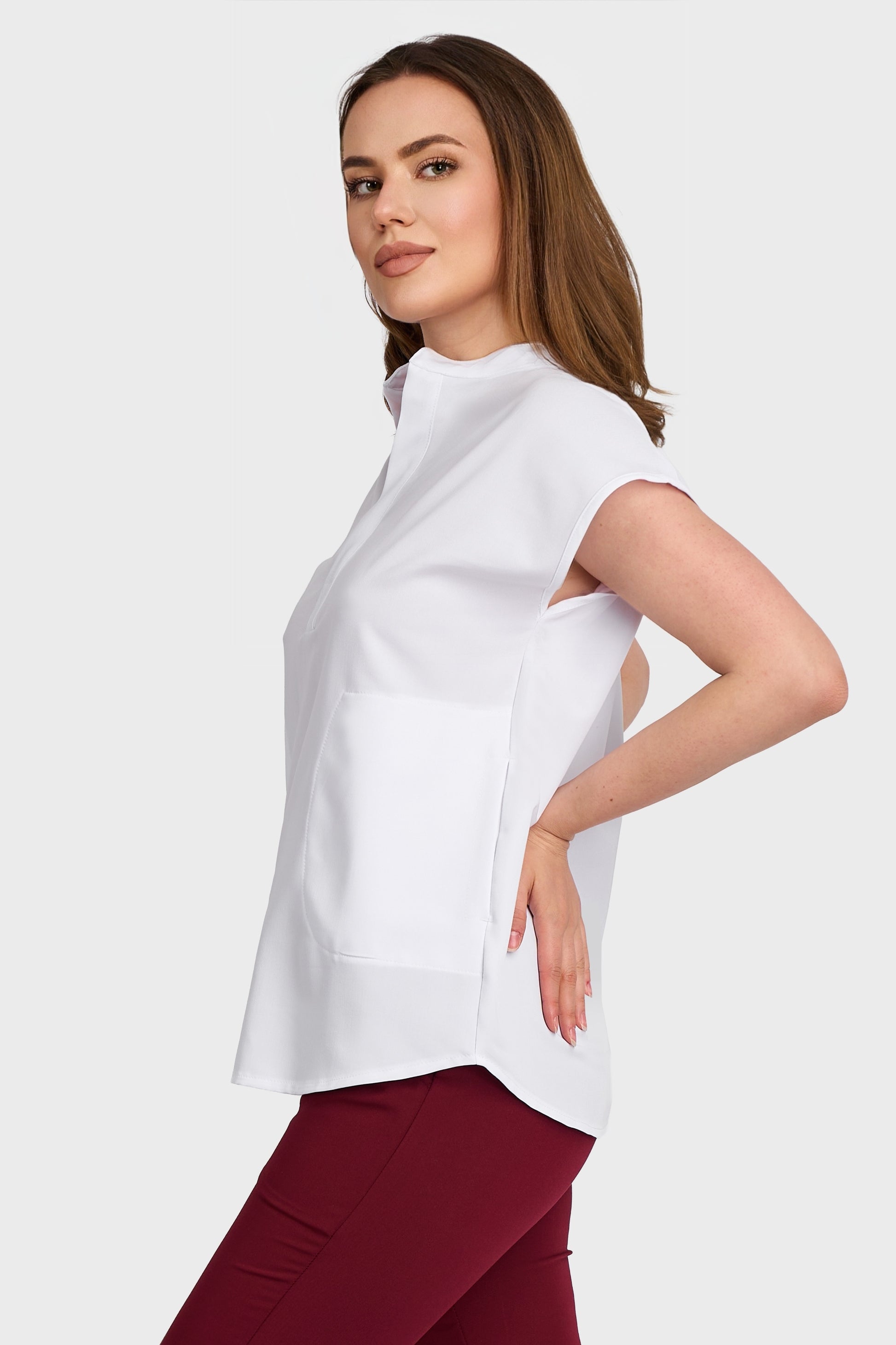 Bluza Medicala Maria Stretch - Alb - vedere laterala - material elastic - Akitex 