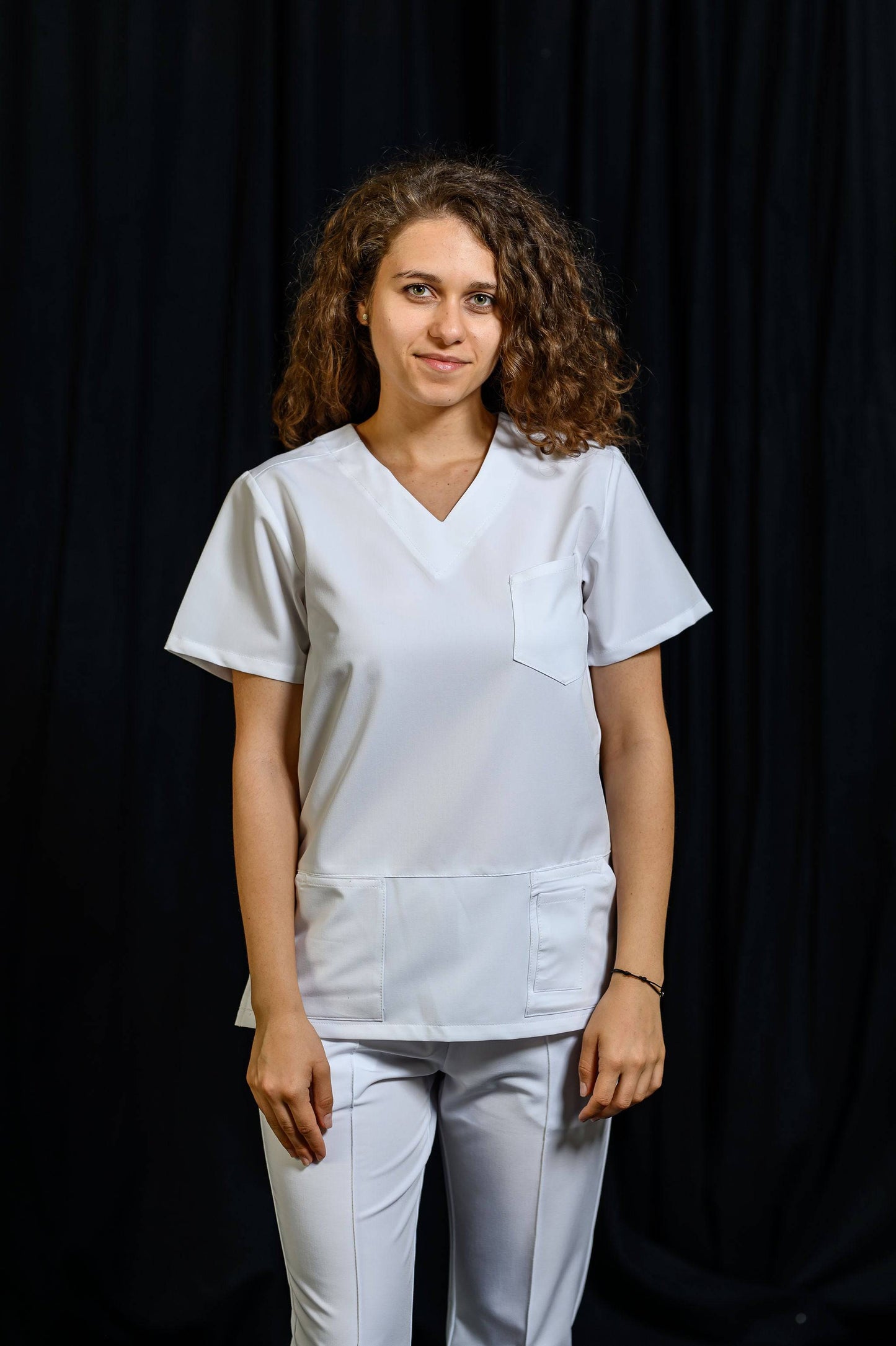 Bluze Medicala Sandro Stretch Femei - Alb - vedere frontala - material elastic - Akitex 