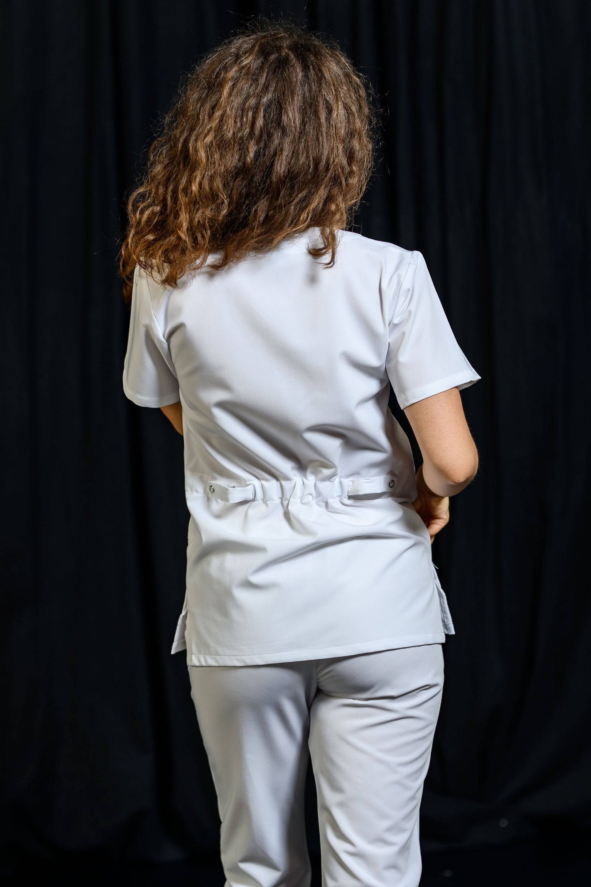 Bluze Medicala Sandro Stretch Femei - Alb - vedere spate - material elastic - Akitex 