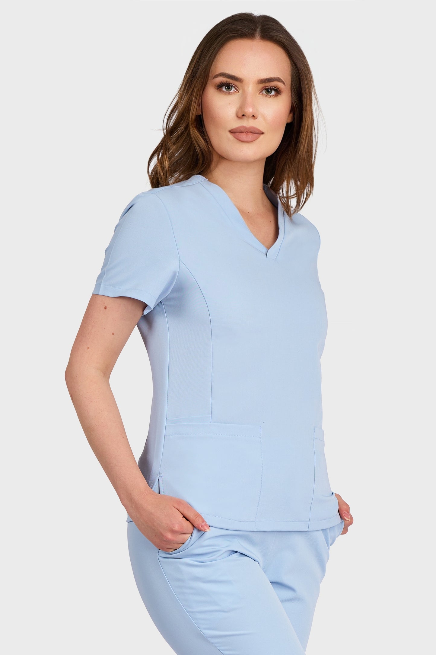 Costum medical din Bluza Medicala Rafaelas si Pantaloni Medicali cu elastic si snur STRETCH - LightBlue - vedere laterala - material elastic - Akitex 