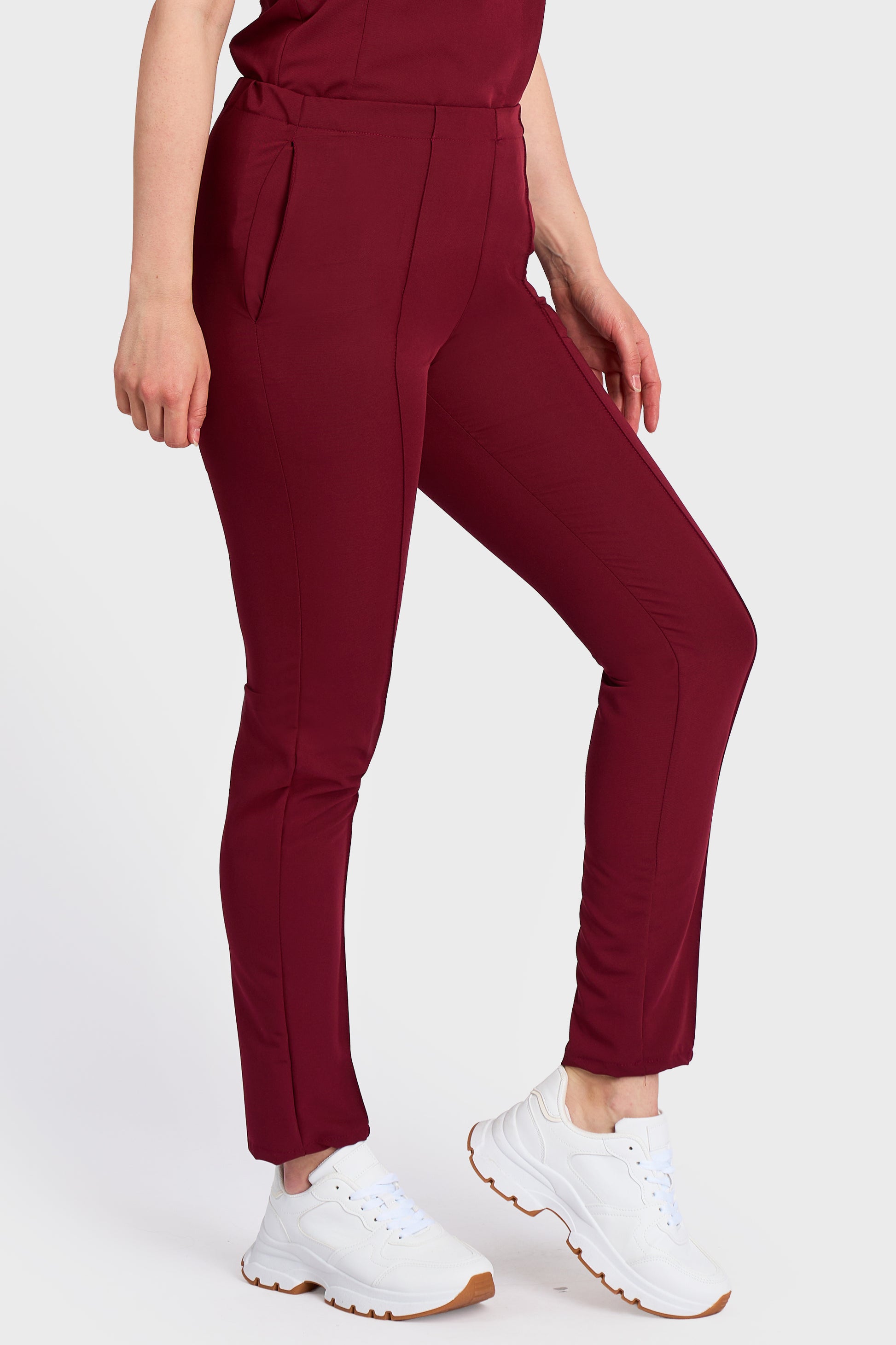 Pantaloni Medicali Alisa Femei Stretch  - Bordo - vedere laterala - material elastic - Akitex 