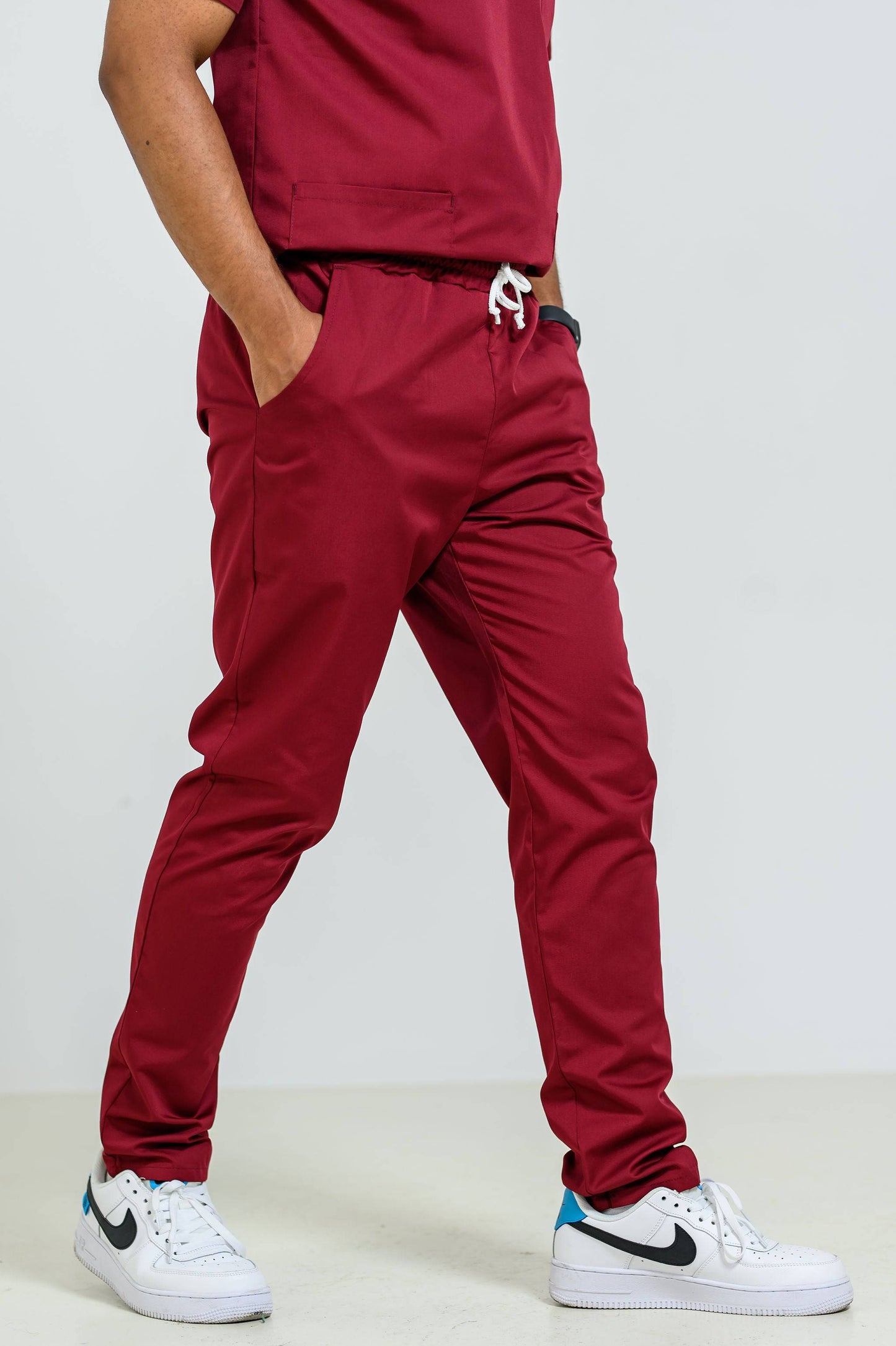 Pantaloni Medicali cu elastic si snur Barbati - Bordo - vedere lateral stanga - Akitex 