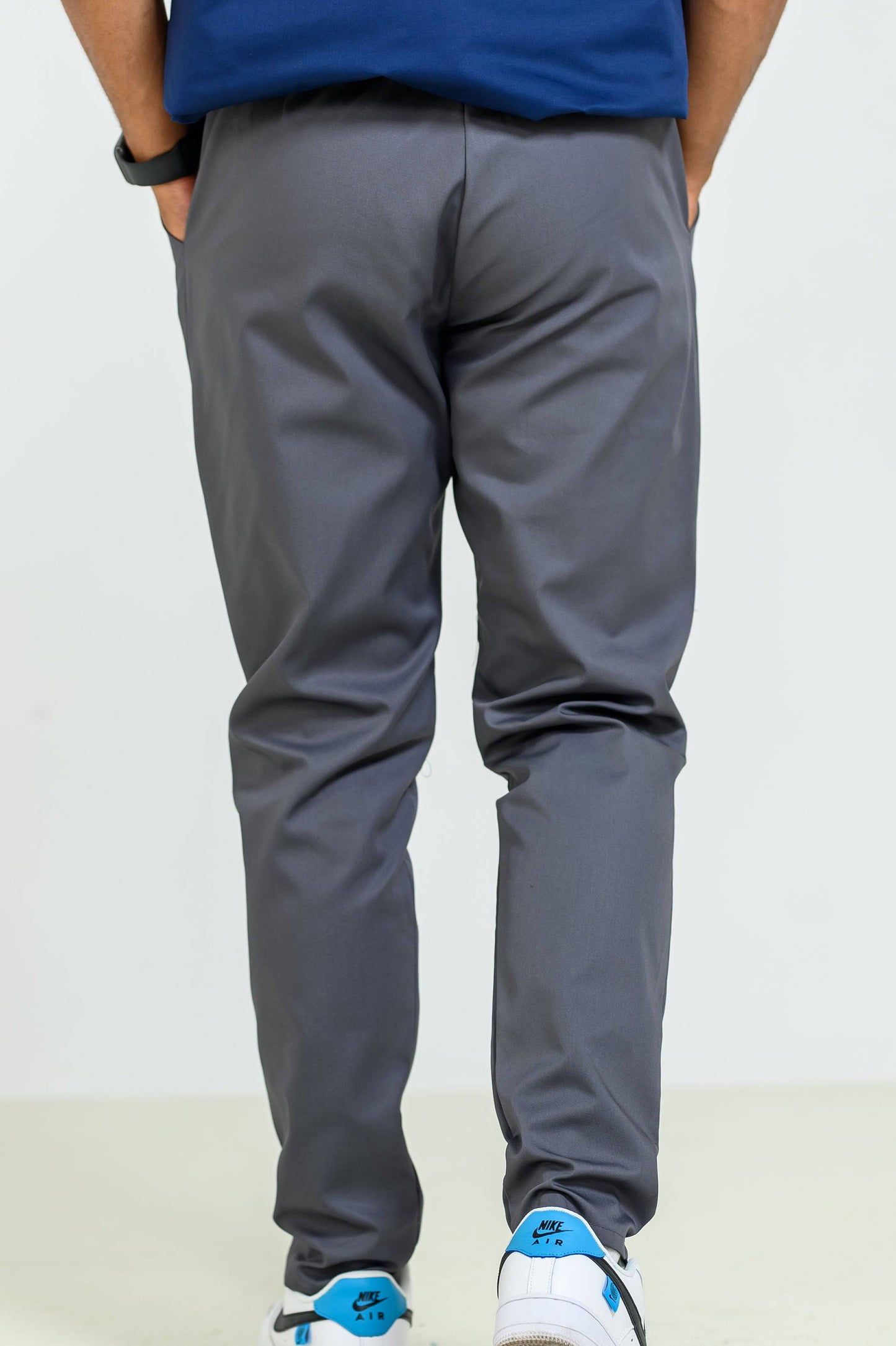 Pantaloni Medicali cu elastic si snur Barbati - Gri - vedere de la spate - Akitex 
