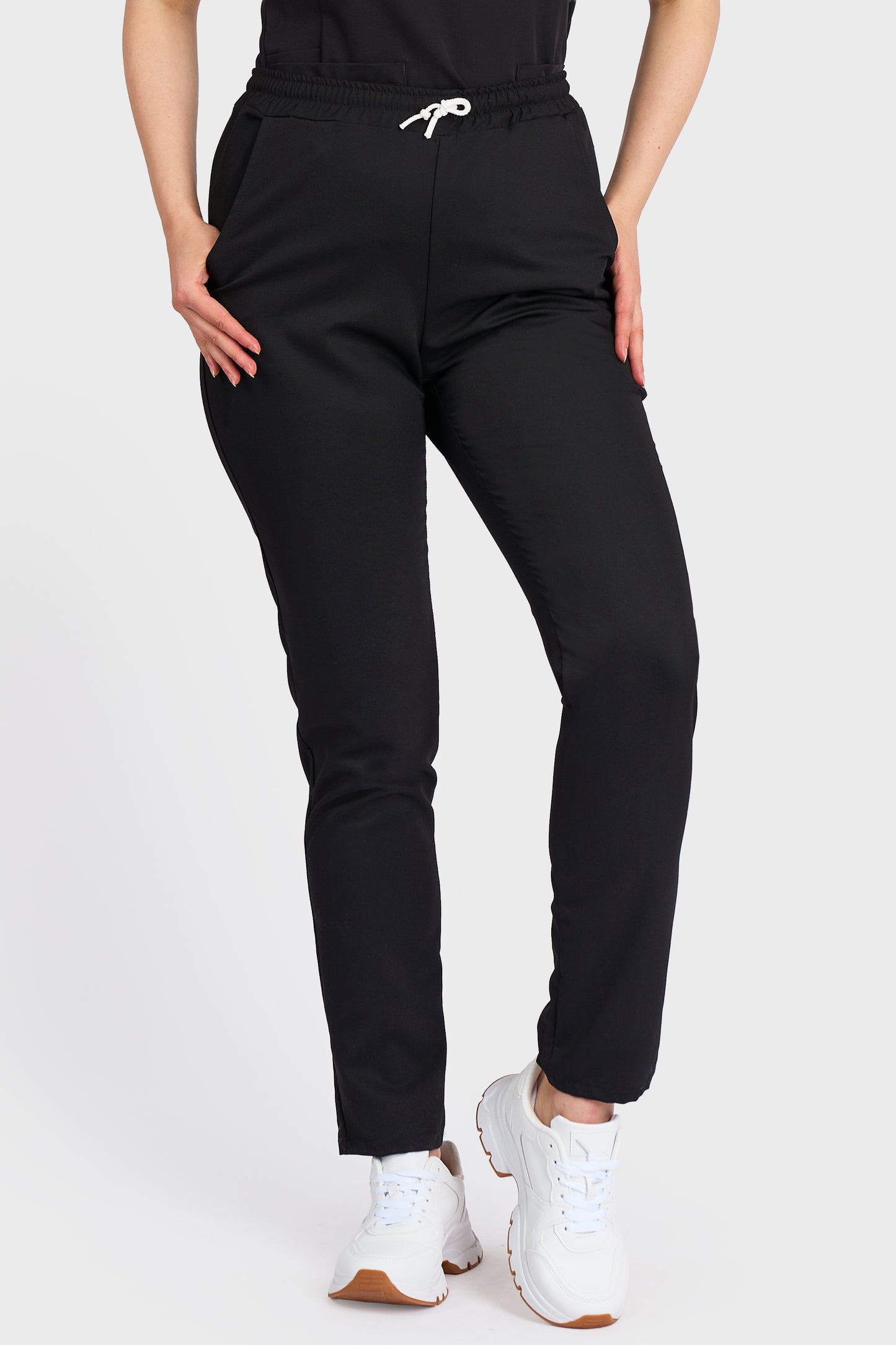 Pantaloni Medicali cu elastic si snur Femei Stretch - Negru - vedere frontala - material elastic - Akitex 