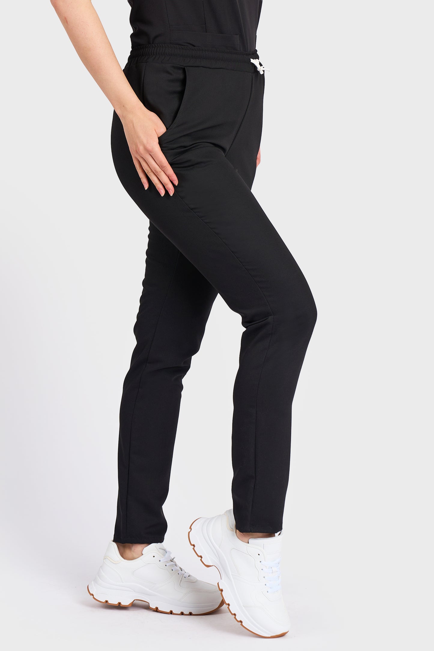 Pantaloni Medicali cu elastic si snur Femei Stretch - Negru - vedere laterala - material elastic - Akitex 
