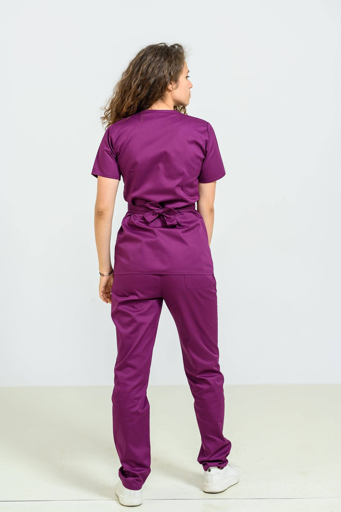 Pantaloni Medicali de Dama - Pruna - vedere spate - Akitex 