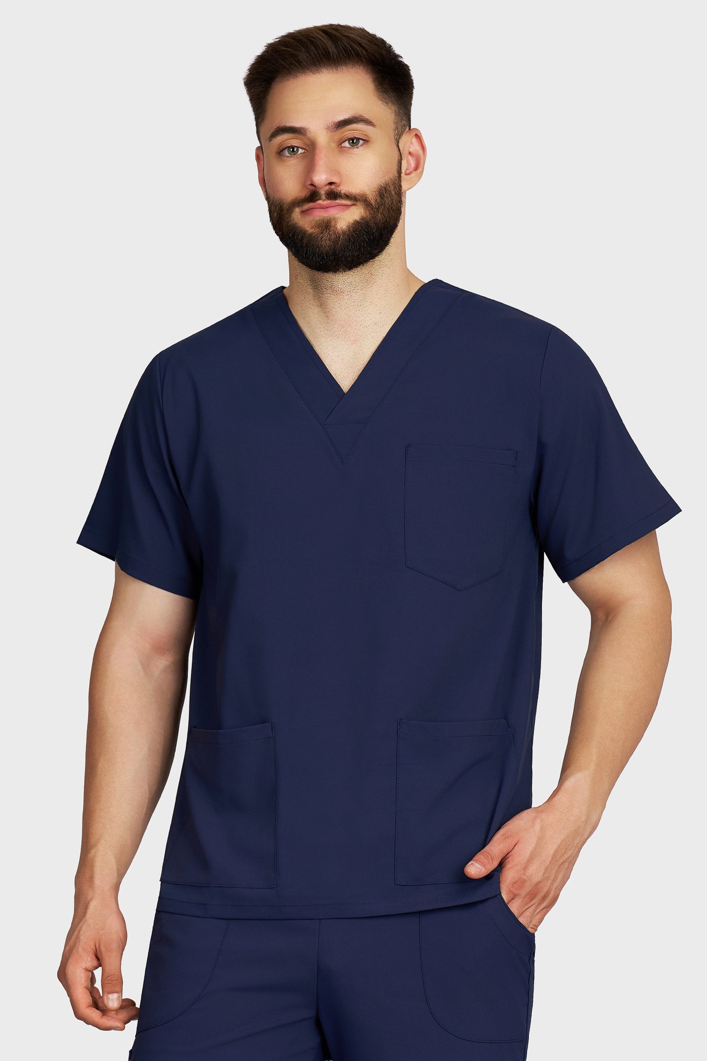 Bluza medicala barbati cu guler in V bleumarin stretch - vedere din fata - AKITEX
