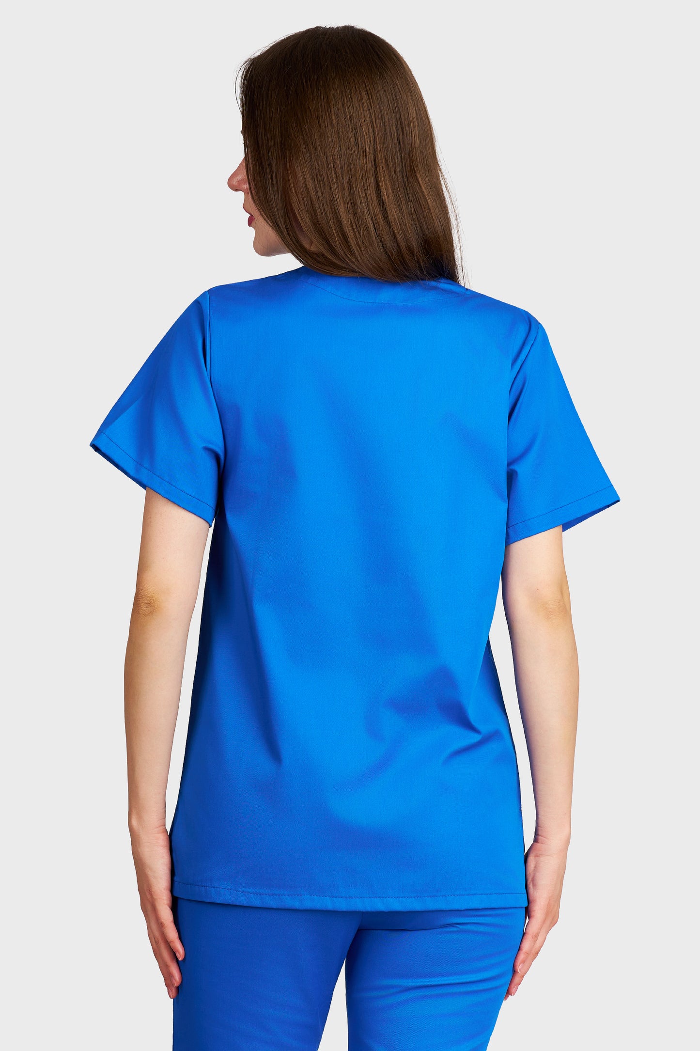 Bluza medicala femei cu guler in V albastru royal - vedere din spate - AKITEX
