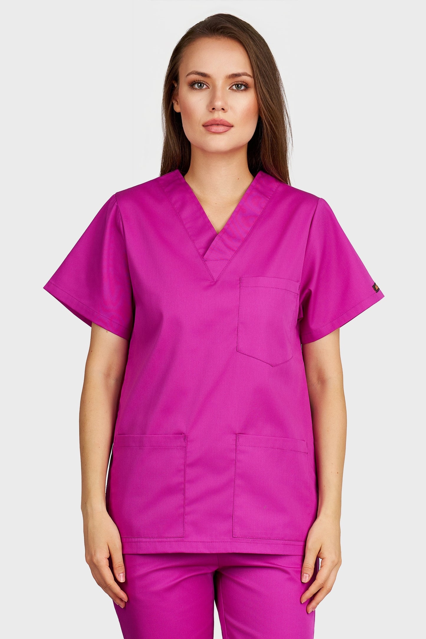 Bluza medicala femei cu guler in V fucsia - vedere din fata - AKITEX