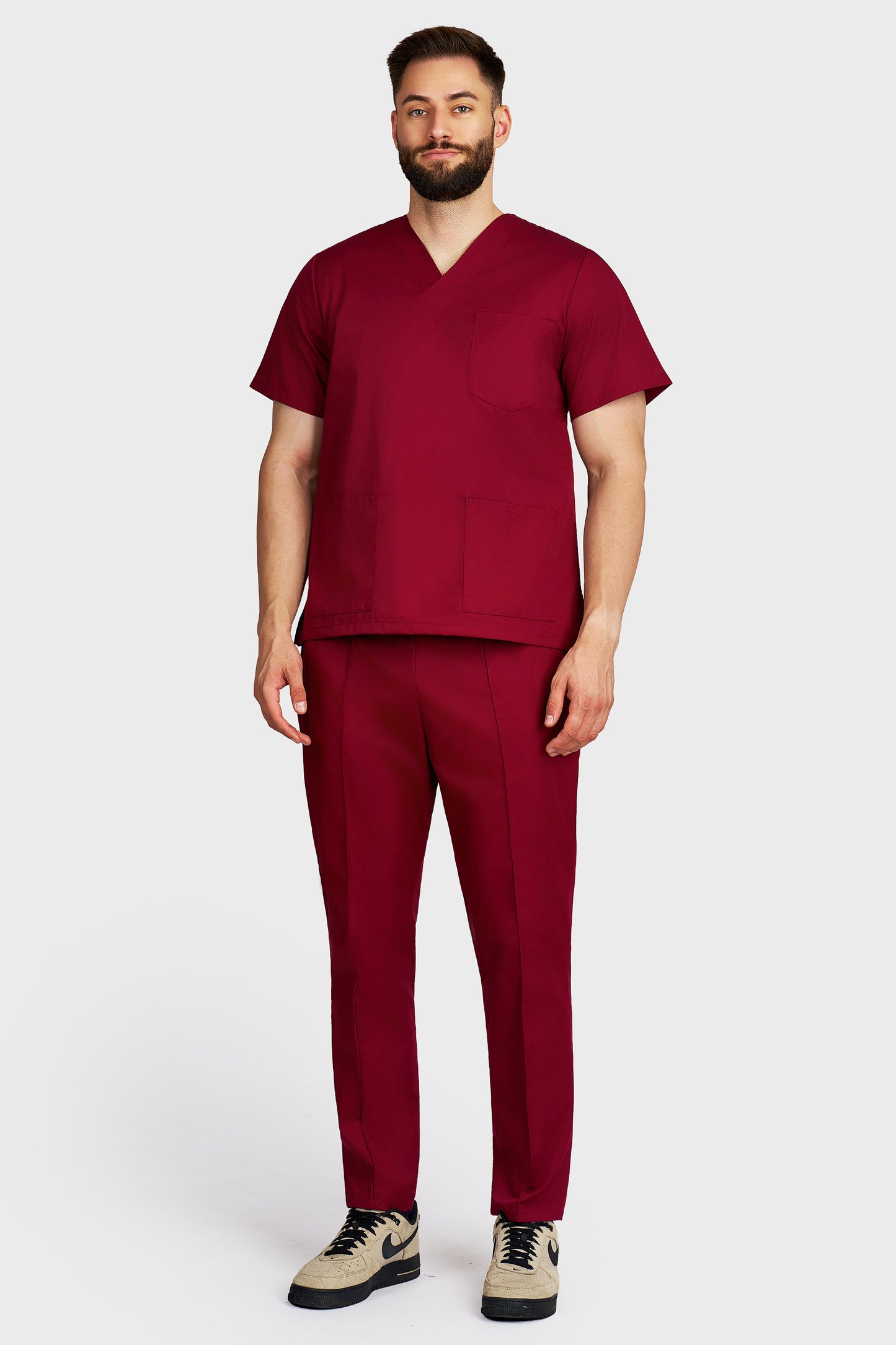 Costum medical barbati bordo - bluza medicala cu guler in V si pantaloni Alisa, vedere din fata - AKITEX