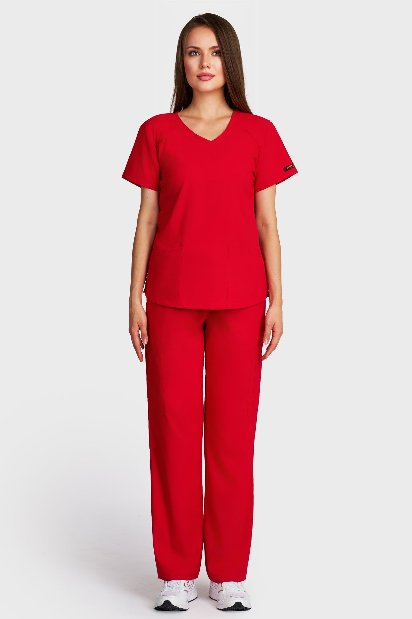 Costum medical femei rosu - bluza medicala Carmen si pantaloni cargo, vedere din fata - AKITEX