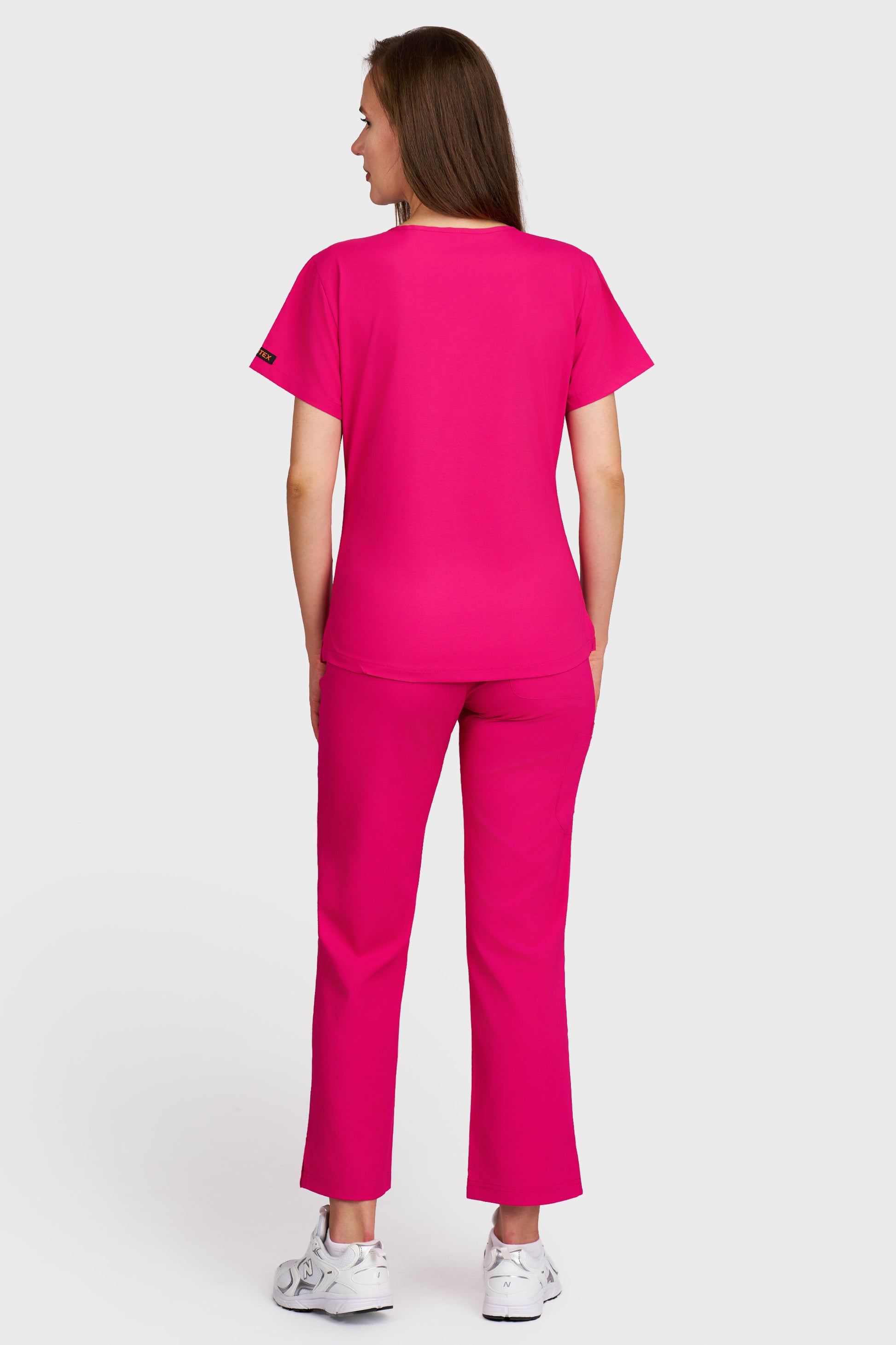 Costum medical femei fucsia - bluza medicala Carmen si pantaloni Violeta, vedere din spate - AKITEX