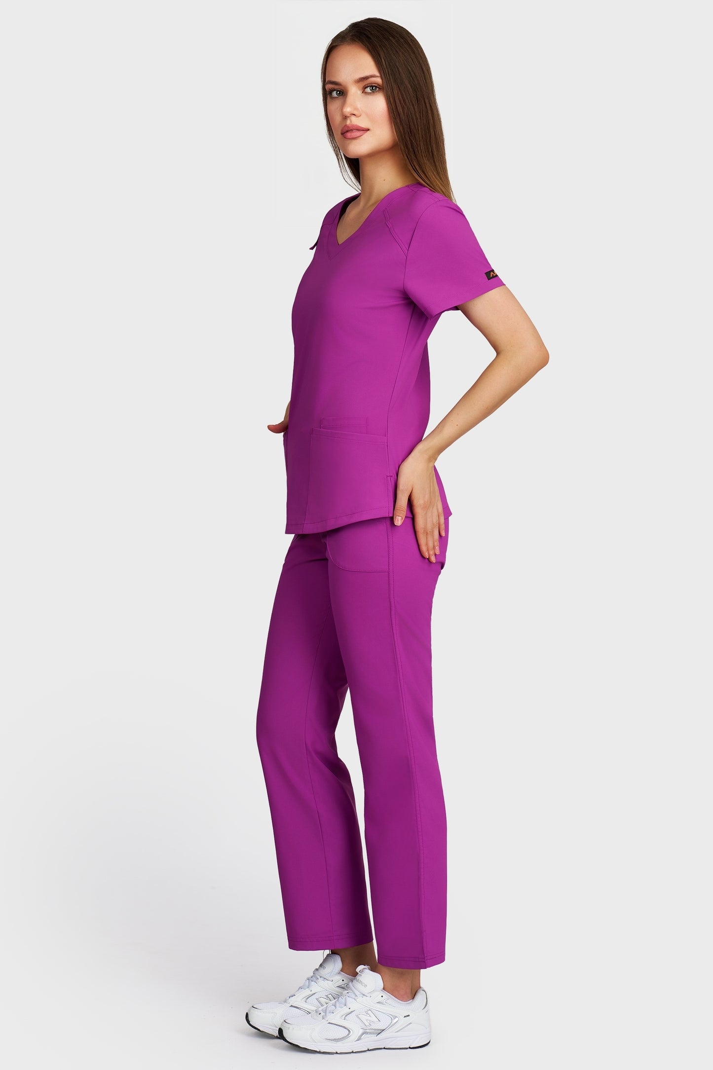 Costum medical femei mov - bluza medicala Carmen si pantaloni Violeta, vedere laterala - AKITEX