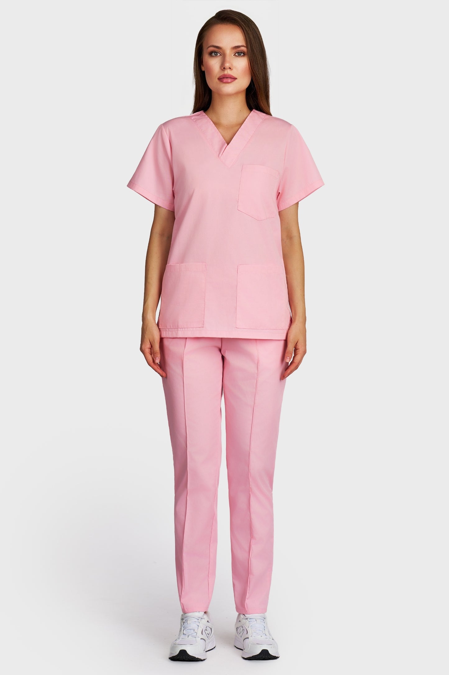 Costum medical femei roz - bluza medicala cu guler in V si pantaloni Alisa, vedere din fata - AKITEX