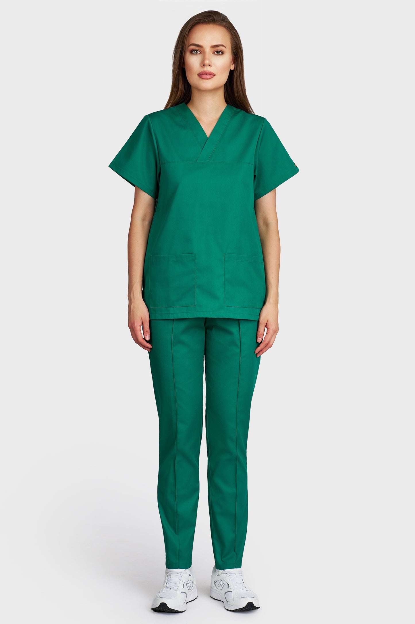 Costum medical femei verde - bluza medicala Frieda si pantaloni Alisa, vedere din fata - AKITEX