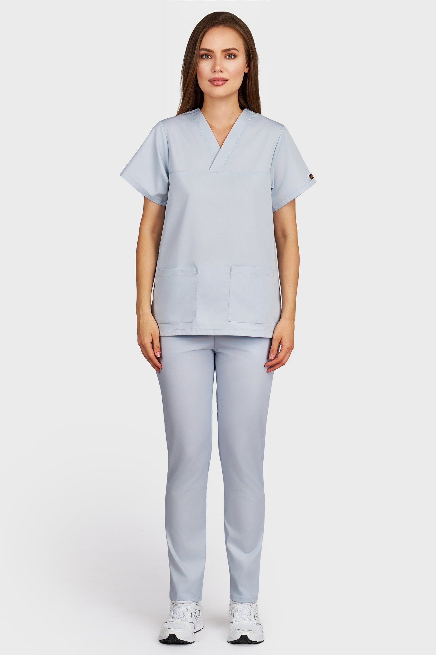 Costum medical femei gri - bluza medicala Frieda si pantaloni cu elastic, vedere din fata - AKITEX