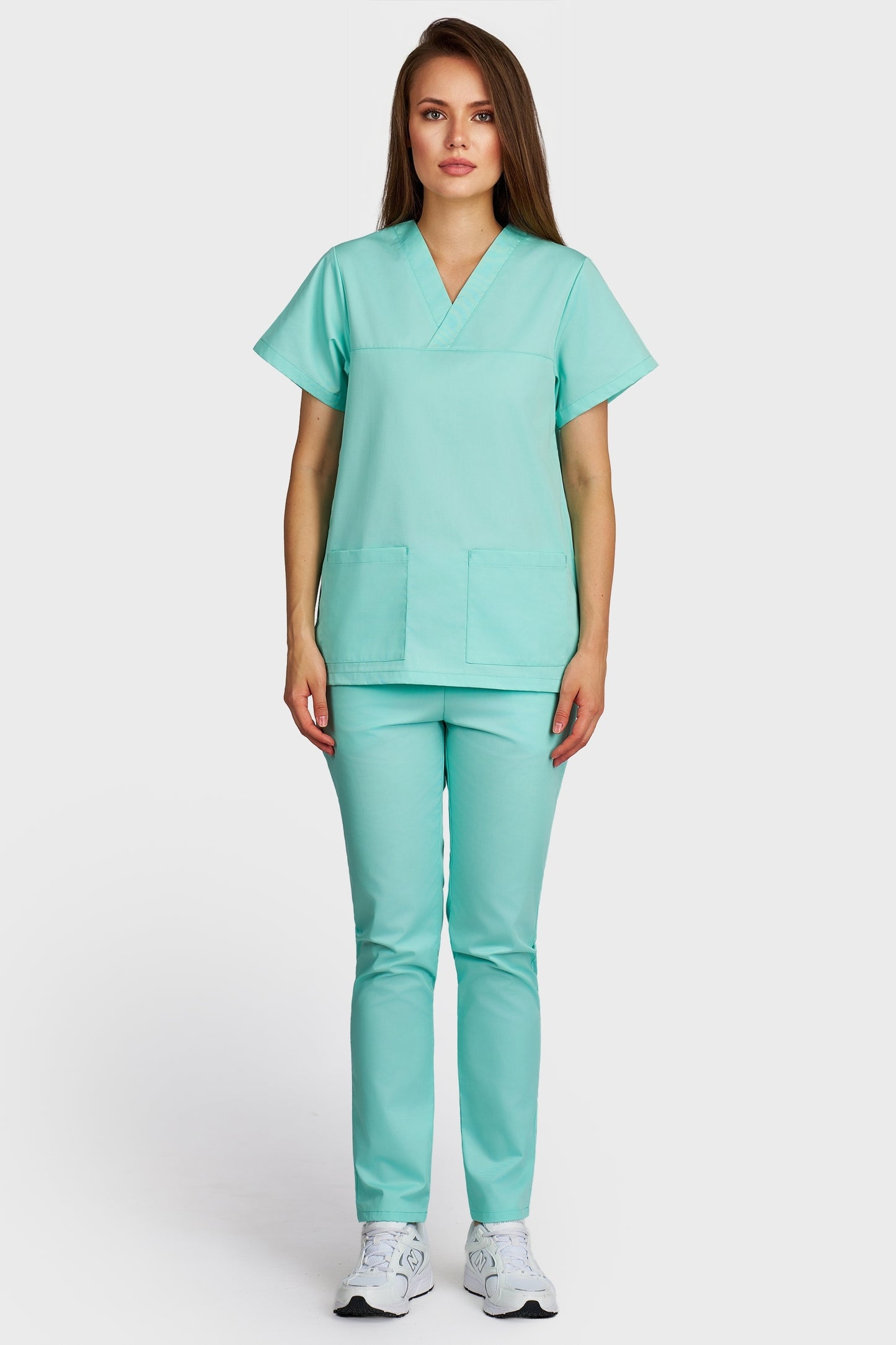 Costum medical femei menta - bluza medicala Frieda si pantaloni cu elastic, vedere din fata - AKITEX