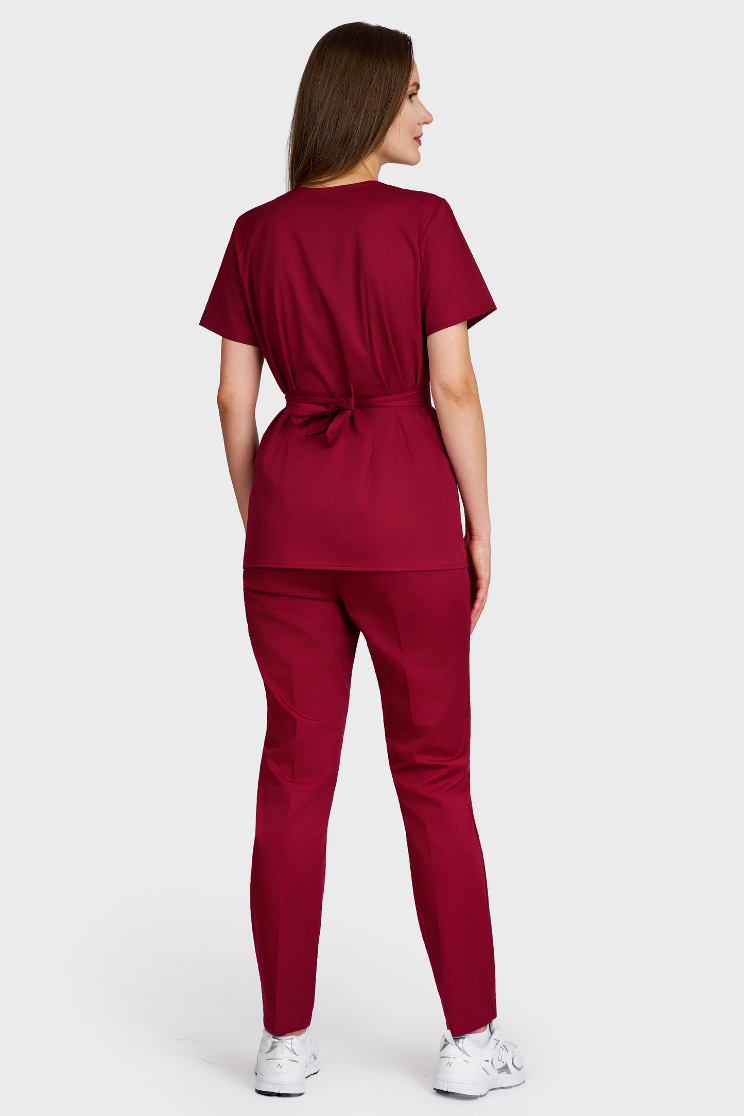Costum medical femei bordo - bluza medicala Kimono si pantaloni Alisa, vedere din spate - AKITEX