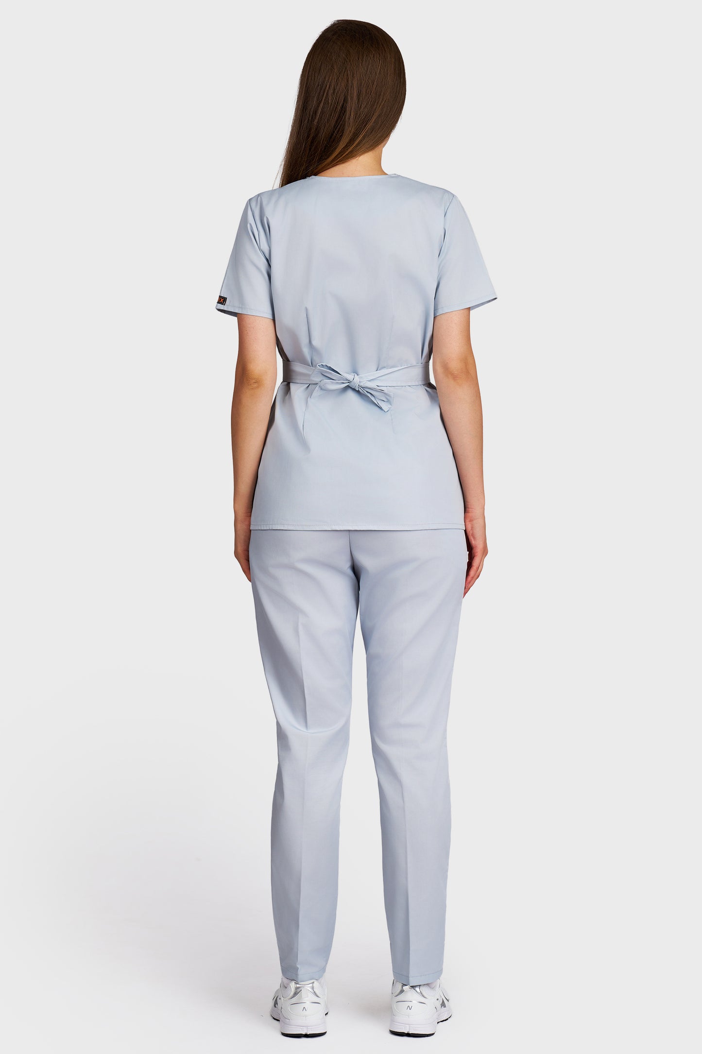 Costum medical femei gri - bluza medicala Kimono si pantaloni Alisa, vedere din spate - AKITEX
