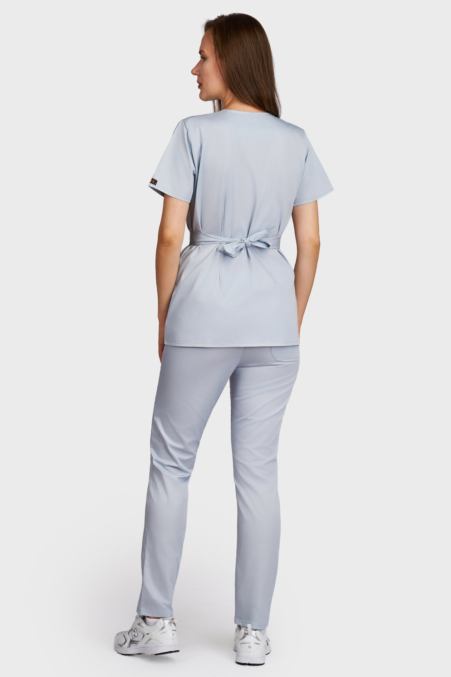 Costum medical femei gri - bluza medicala Kimono si pantaloni cu elastic, vedere din spate - AKITEX