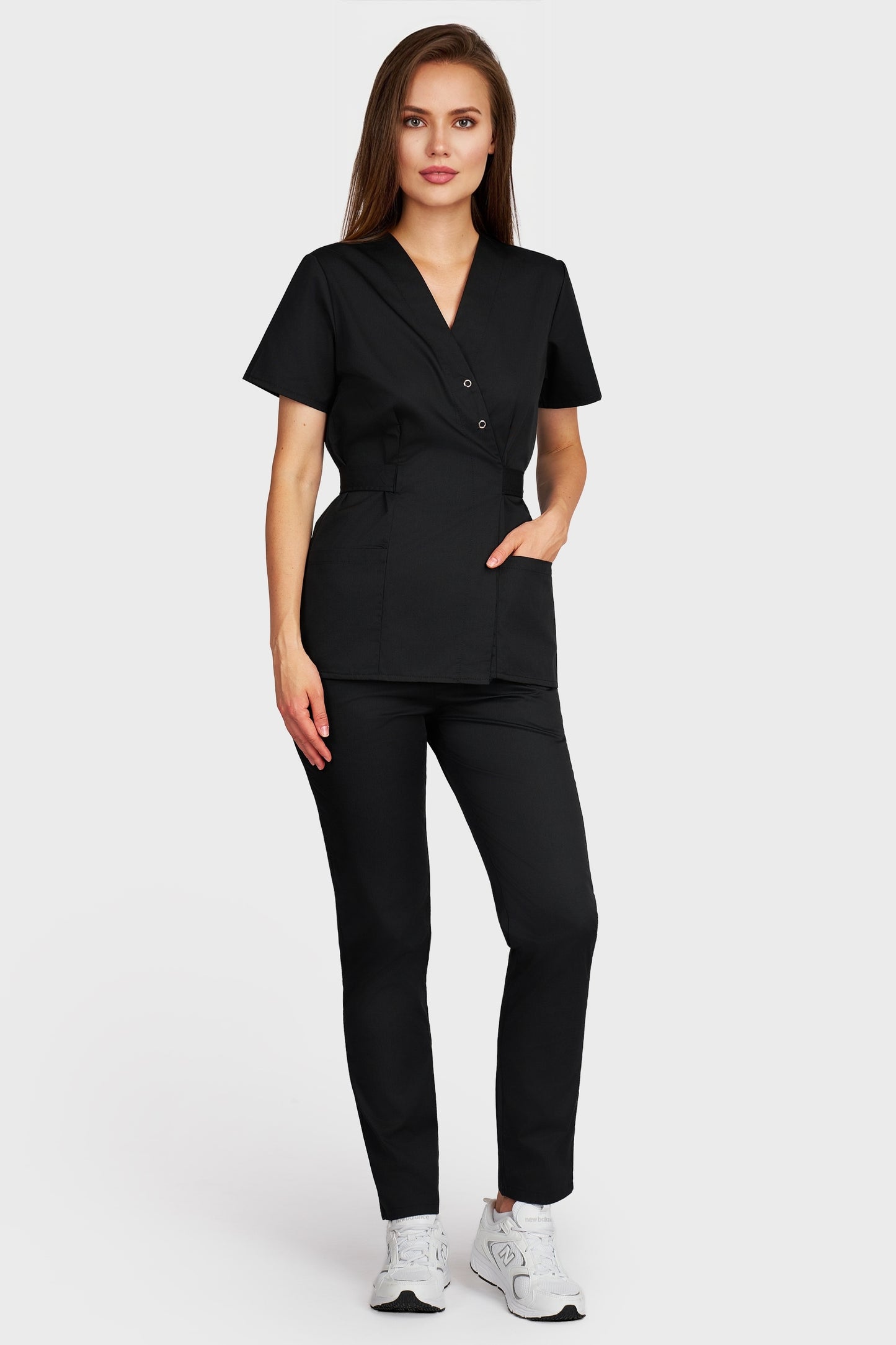 Costum medical femei negru - bluza medicala Kimono si pantaloni cu elastic, vedere din fata - AKITEX