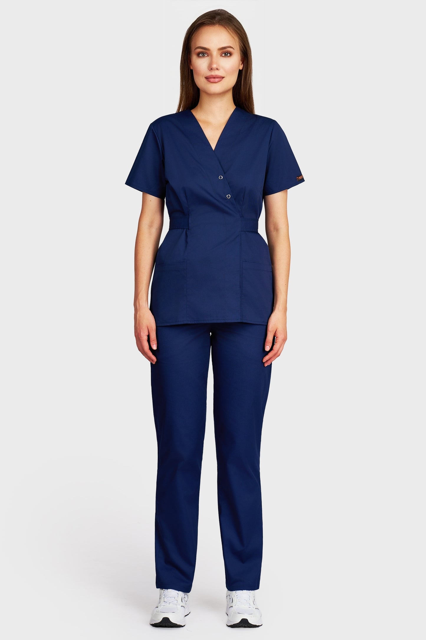 Costum medical femei bleumarin - bluza medicala Kimono si pantaloni cu elastic si snur, vedere din fata - AKITEX