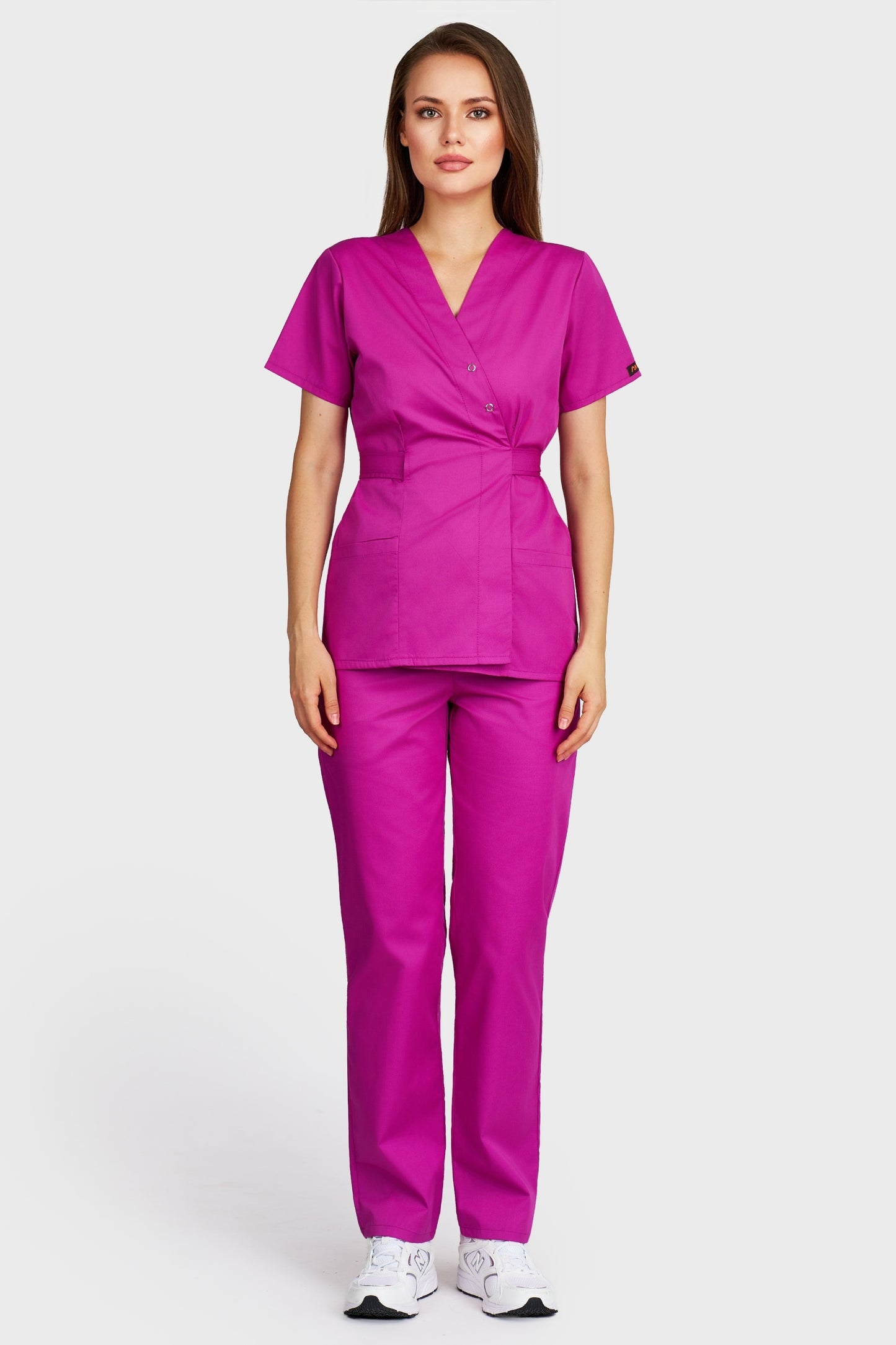 Costum medical femei fucsia - bluza medicala Kimono si pantaloni cu elastic si snur, vedere din fata - AKITEX
