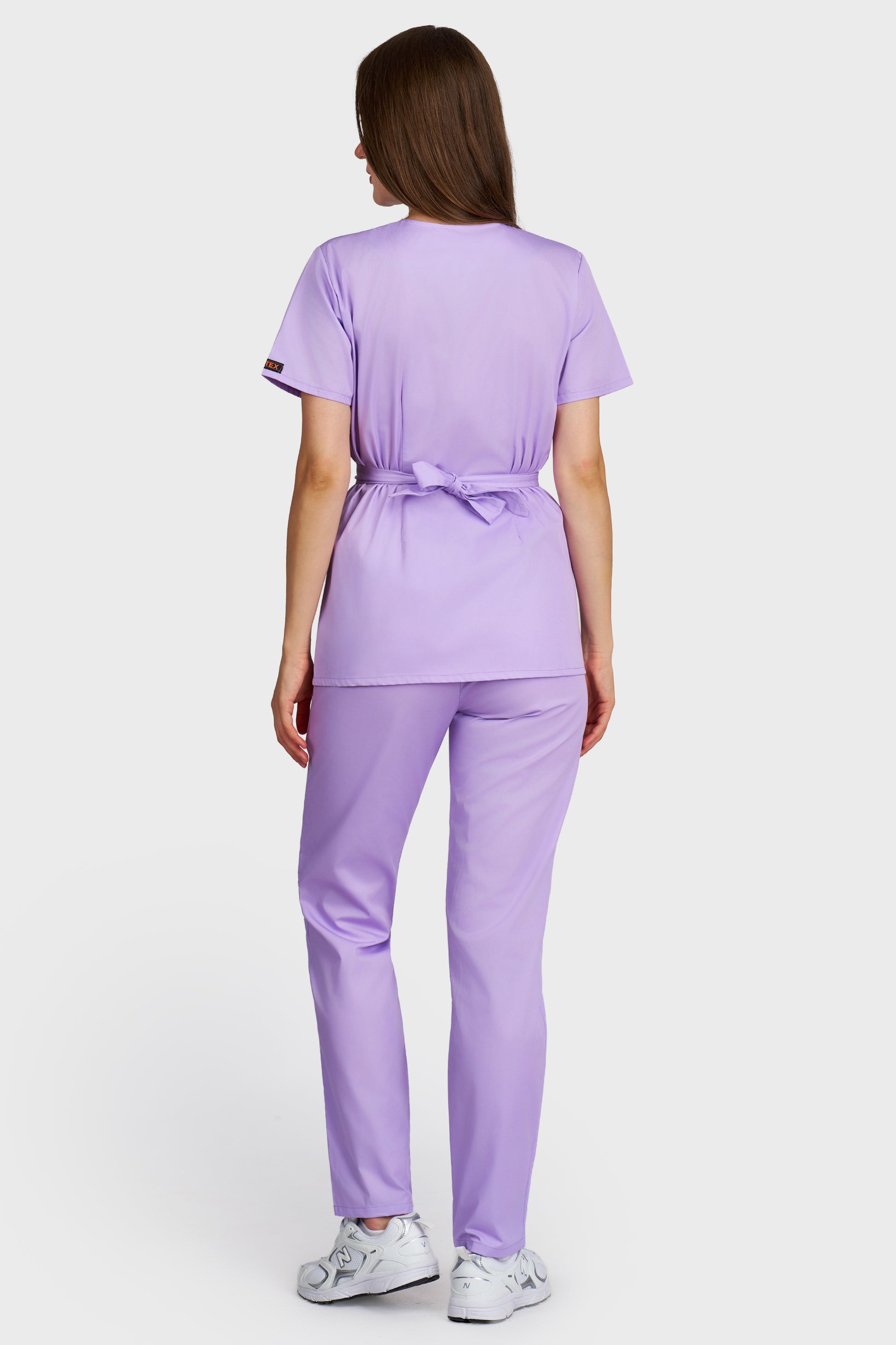 Costum medical femei lila - bluza medicala Kimono si pantaloni cu elastic si snur, vedere din spate - AKITEX