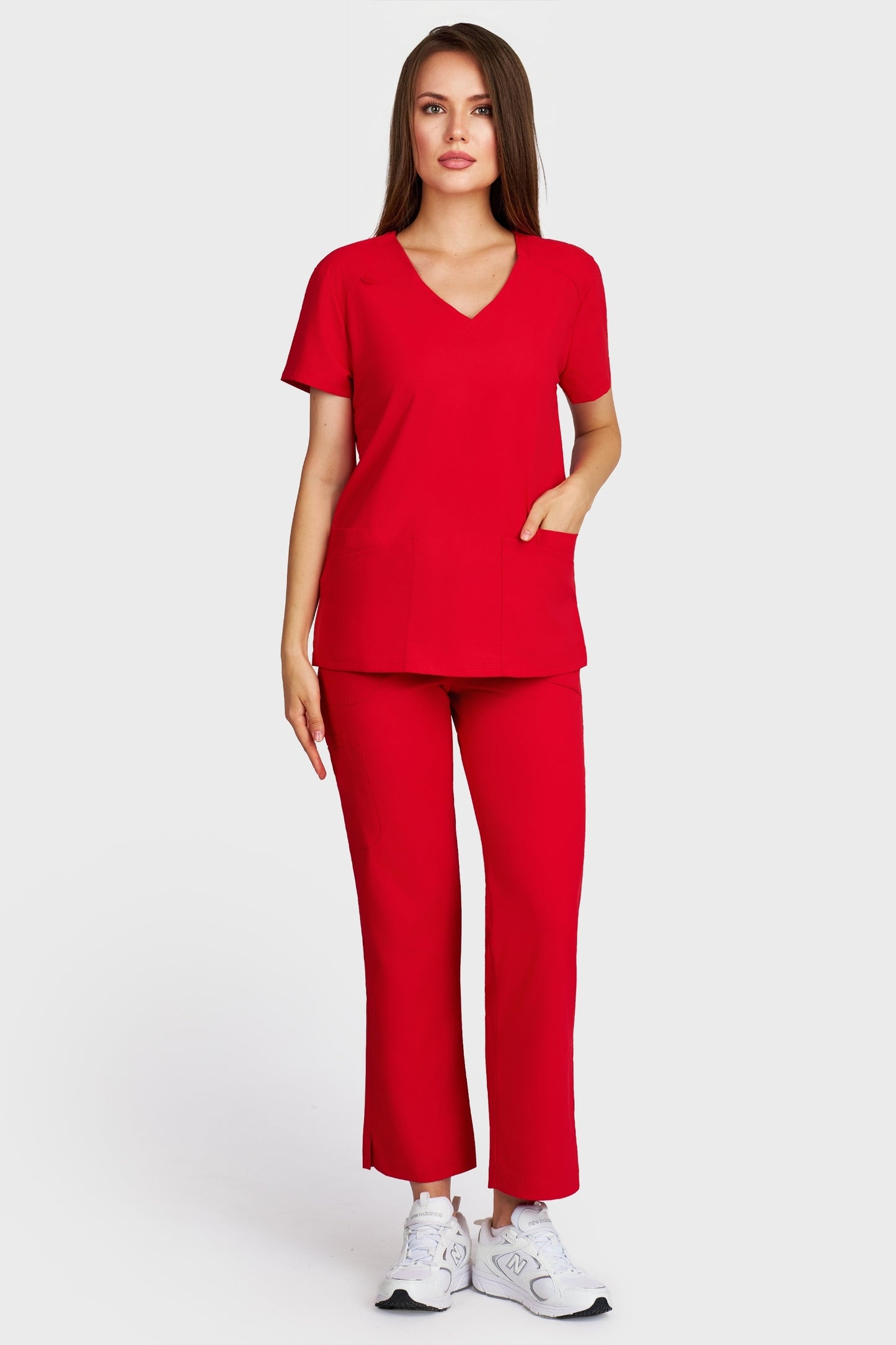 Costum medical femei rosu - bluza medicala Tosca si pantaloni Violeta, vedere din fata - AKITEX