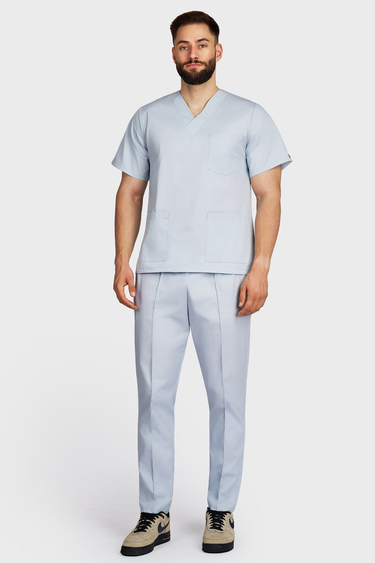 Costum medical barbati gri - bluza medicala cu guler in V si pantaloni Alisa, vedere din fata - AKITEX