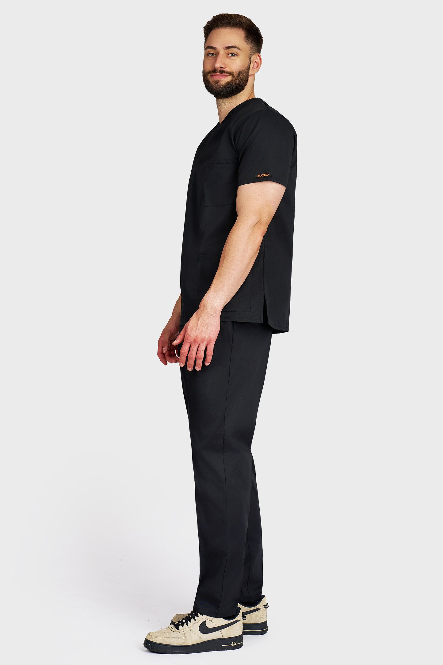 Costum medical barbati negru - bluza medicala Victoria si pantaloni Alisa, vedere laterala - AKITEX