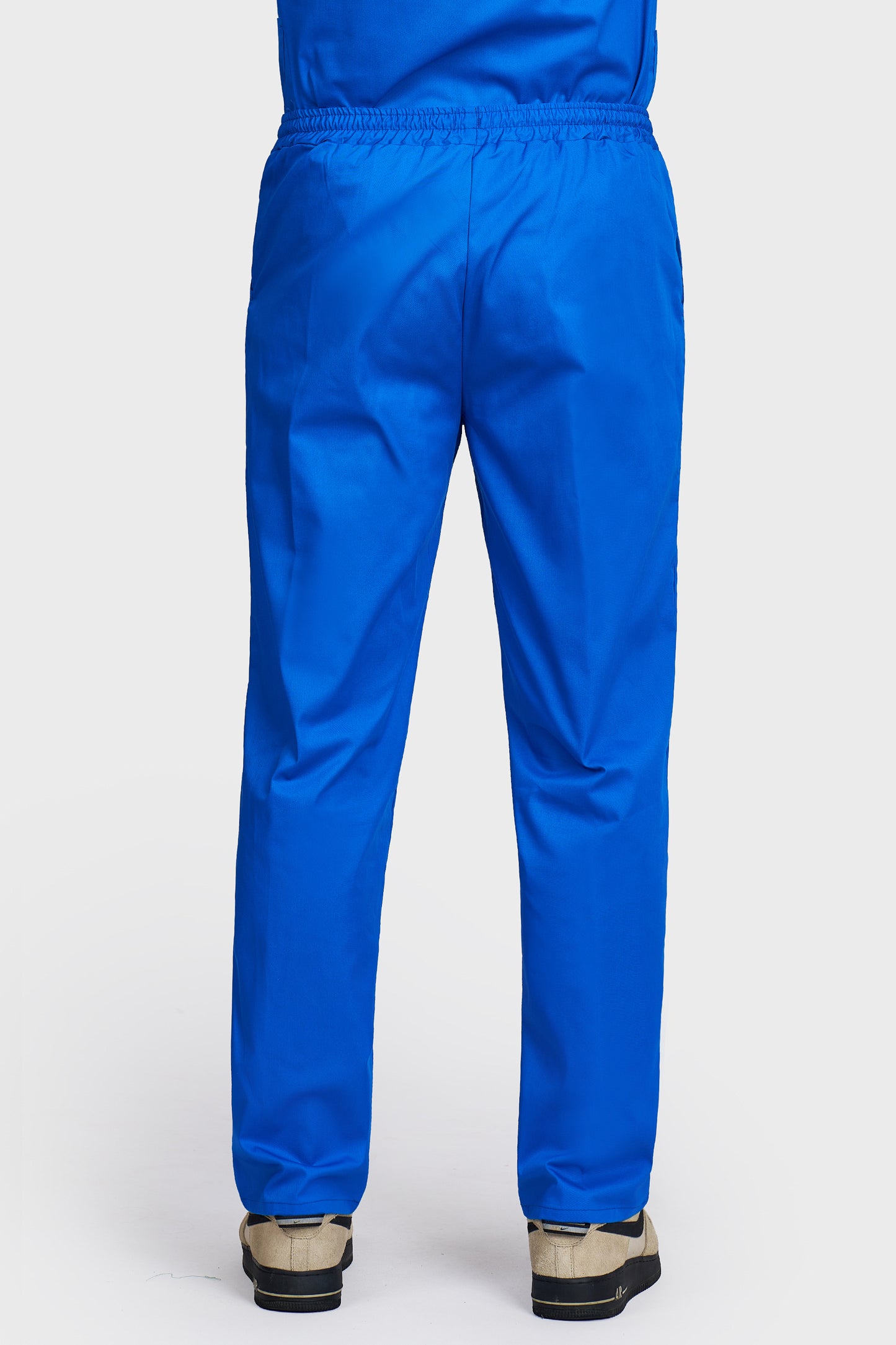 Pantaloni medicali barbati cu elastic si snur albastru royal - vedere din spate - AKITEX