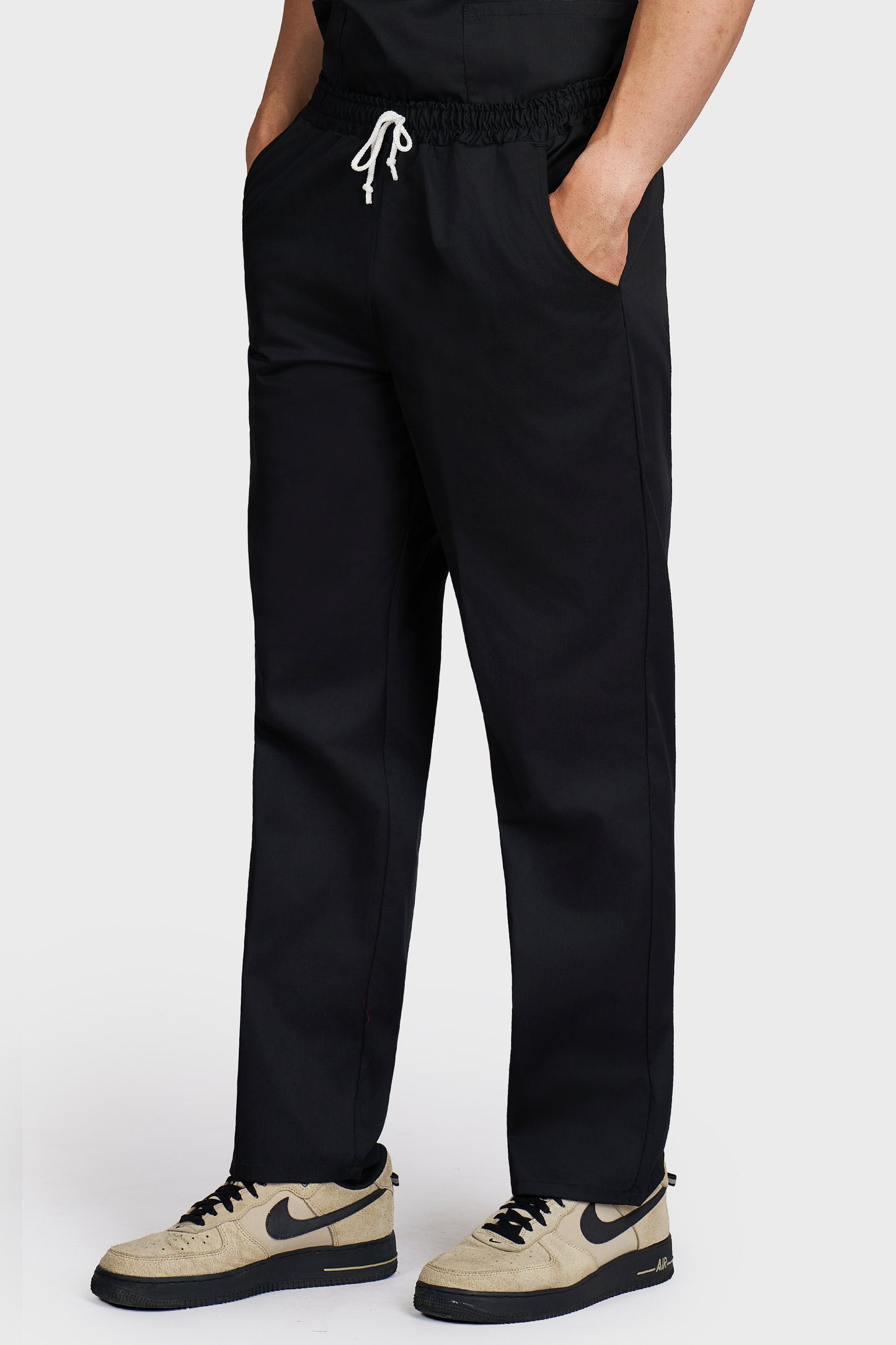 Pantaloni medicali barbati cu elastic si snur negru - vedere laterala - AKITEX